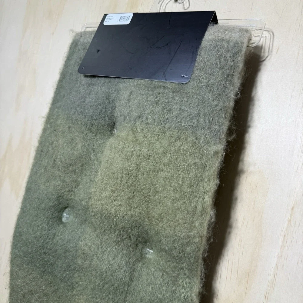 Steve Madden Beanie Scarf Set Women White Pom Hat Green Fringe Wrap Alarm Tag On